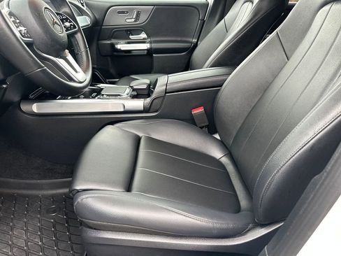 Used 2021 Mercedes-Benz GLB 250 4MATIC image 18