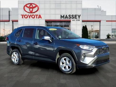 Used 2021 Toyota RAV4 XLE image 1