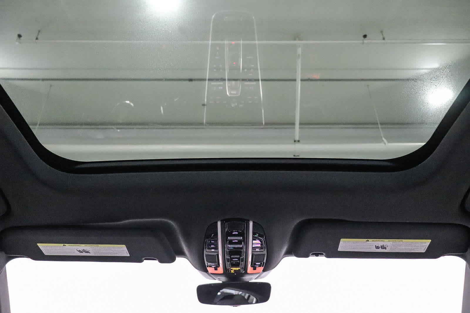 Used 2022 Porsche Panamera RWD image 15