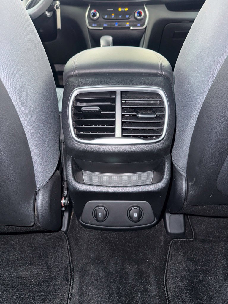 Used 2020 Hyundai Santa Fe SE AWD/4WD image 27