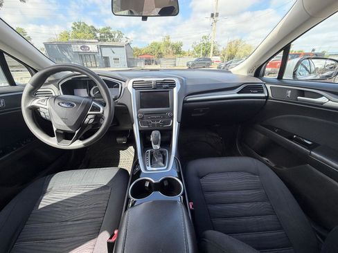Used 2016 Ford Fusion SE image 11