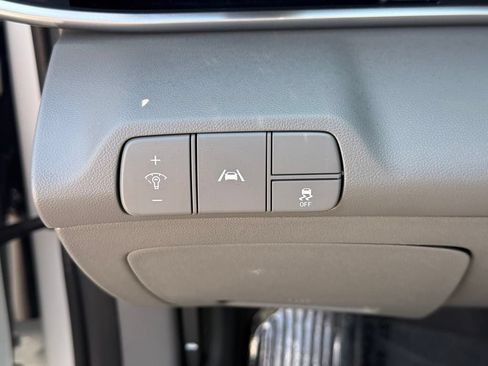 Used 2023 Hyundai Elantra SEL FWD image 25