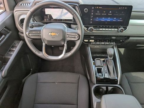 Used 2026 Chevrolet Colorado LT RWD image 10