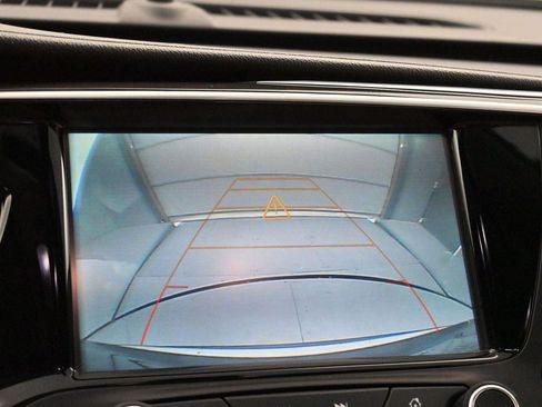 Used 2019 Buick Envision Essence FWD image 21