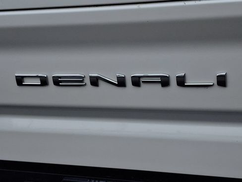 Used 2024 GMC Sierra 2500 Denali Ultimate AWD/4WD image 30