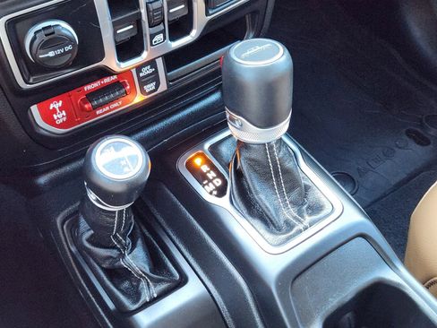 Used 2023 Jeep Gladiator Rubicon w/ LED Lighting Group image 20