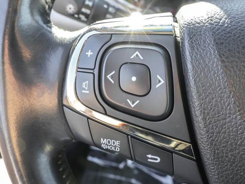 Used 2014 Toyota Avalon Limited image 18