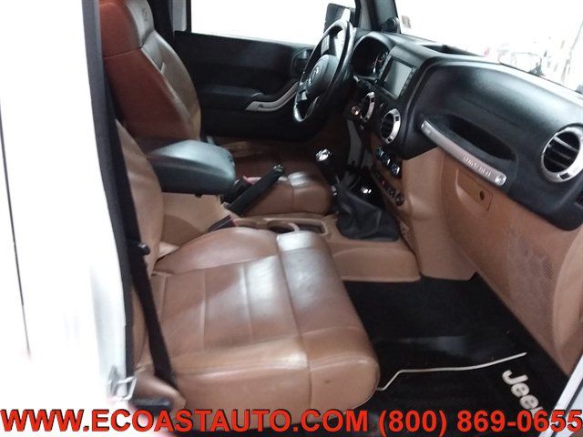 Used 2012 Jeep Wrangler Unlimited Sahara w/ Dual Top Group AWD/4WD image 13