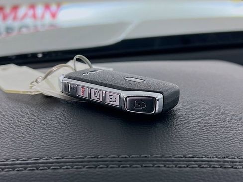 Used 2022 Kia Telluride EX w/ EX Premium Package image 32