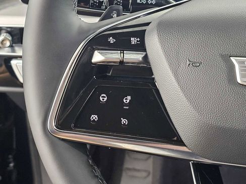 New 2025 Cadillac Lyriq Luxury image 25