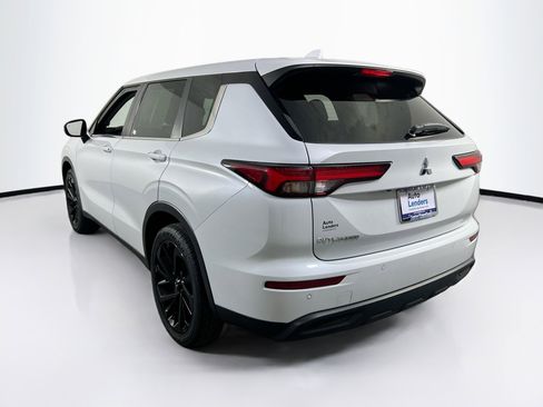 Used 2022 Mitsubishi Outlander ES image 7