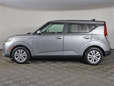 Used 2022 Kia Soul LX FWD image 28
