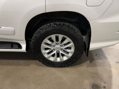 Used 2018 Lexus GX 460 Premium image 45
