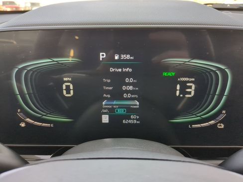 Certified 2023 Kia Niro EX Touring image 16