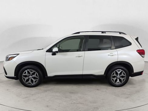 Used 2021 Subaru Forester Premium image 2