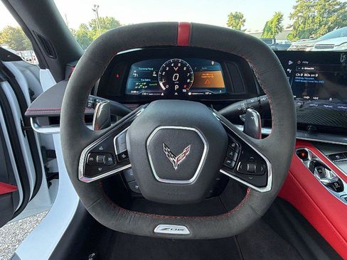 Used 2024 Chevrolet Corvette Z06 RWD image 23