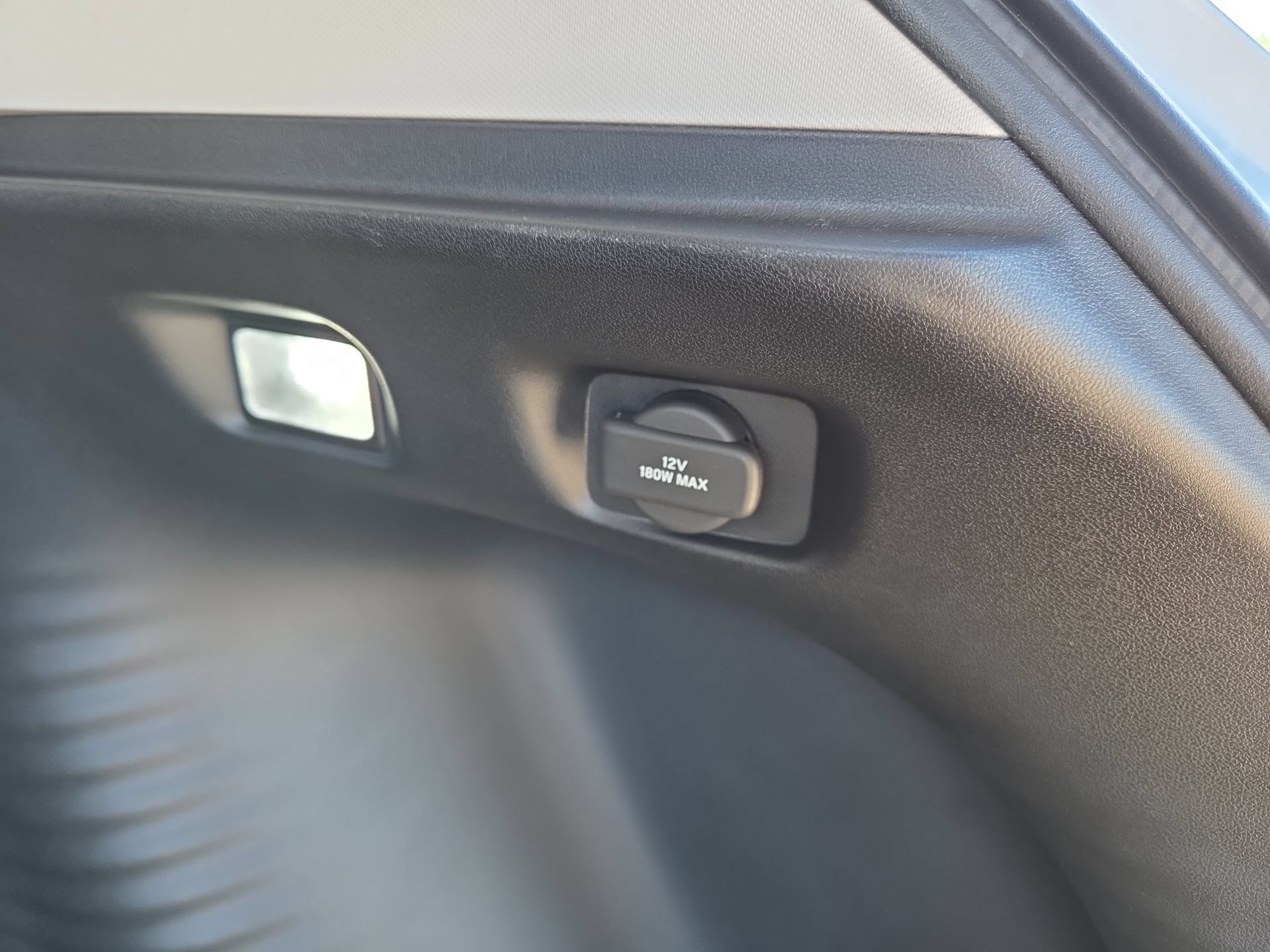 Used 2025 Honda HR-V LX image 36