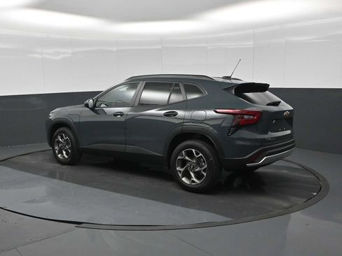 New 2026 Chevrolet Trax LT w/ Driver Confidence Package FWD image 6