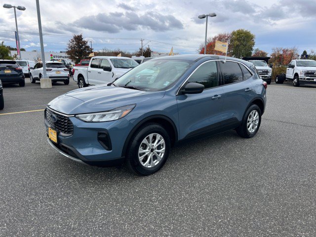 Used 2024 Ford Escape Active w/ Tech Pack #1 AWD/4WD image 3