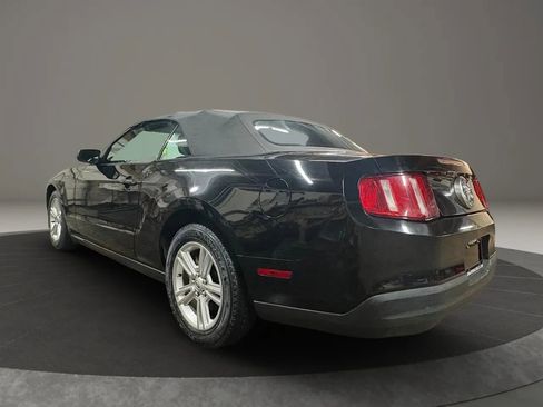 Used 2010 Ford Mustang Convertible image 11