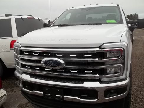 Used 2025 Ford F350 Lariat w/ Chrome Package AWD/4WD image 2