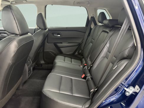 Used 2025 Nissan Rogue SV w/ SV Premium Package FWD image 12
