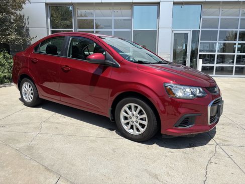 Used 2019 Chevrolet Sonic LT FWD image 2