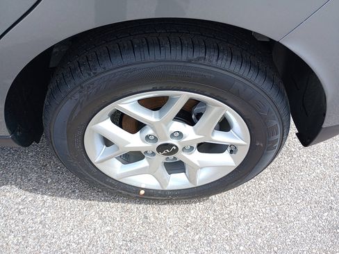 Used 2025 Kia Soul LX w/ LX Technology Package image 10