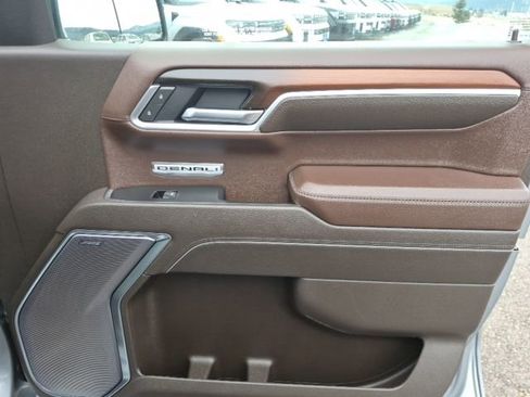 Used 2025 GMC Sierra 1500 Denali image 26