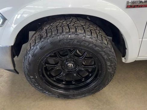 Used 2015 RAM 1500 Laramie w/ Convenience Group AWD/4WD image 12