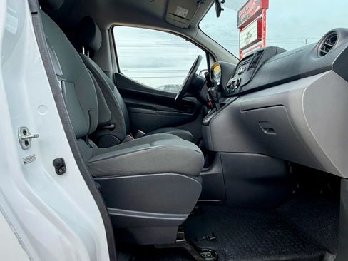 Used 2015 Chevrolet City Express LS image 19