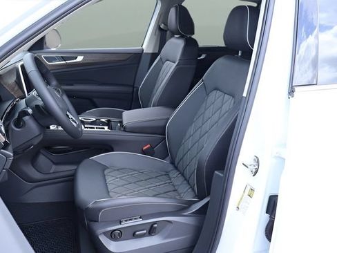 Certified 2026 Volkswagen Atlas SEL Premium R-Line AWD/4WD image 12