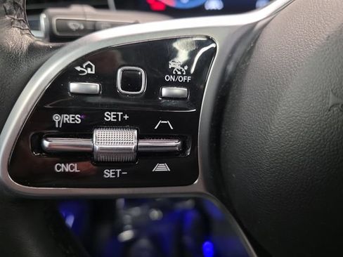 Used 2023 Mercedes-Benz GLS 580 4MATIC image 21