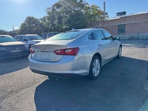 Used 2017 Chevrolet Malibu LT image 5