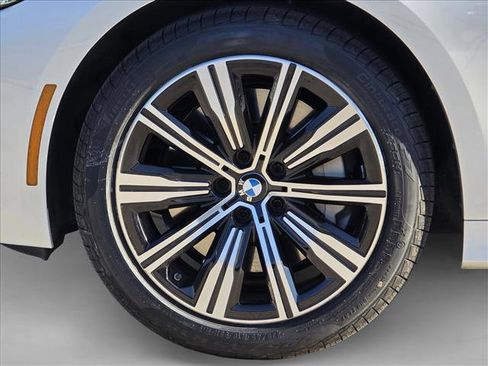 Used 2025 BMW 330i xDrive Sedan image 9