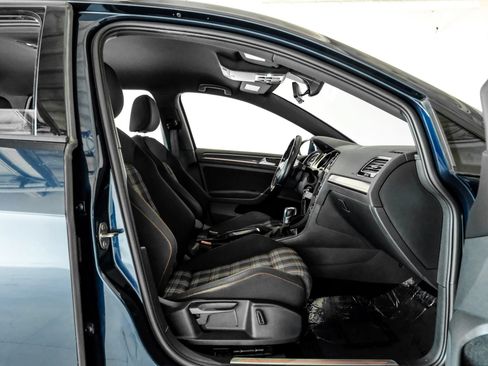 Used 2018 Volkswagen GTI SE FWD image 30