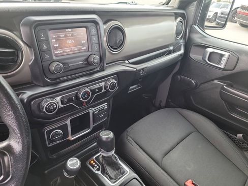 Used 2020 Jeep Gladiator Sport image 16