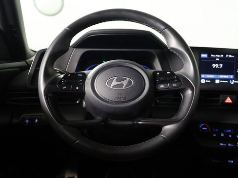 Used 2025 Hyundai Elantra Sport FWD image 32