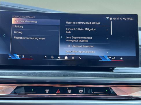 Used 2026 BMW 740i RWD image 18