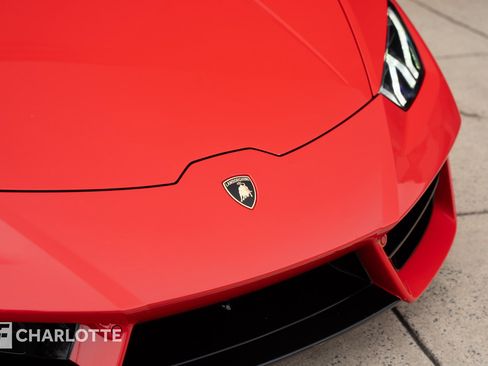 Used 2018 Lamborghini Huracan LP 580-2 image 2