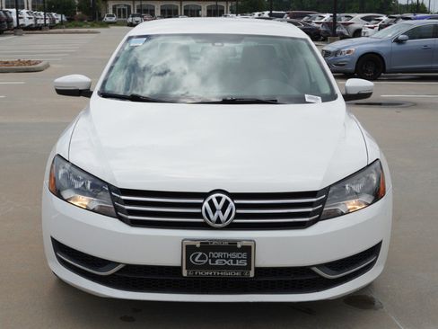 Used 2014 Volkswagen Passat 1.8T Wolfsburg Edition FWD image 2