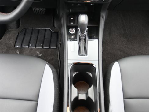 Used 2024 Nissan Kicks SR w/ SR Premium Package FWD image 20