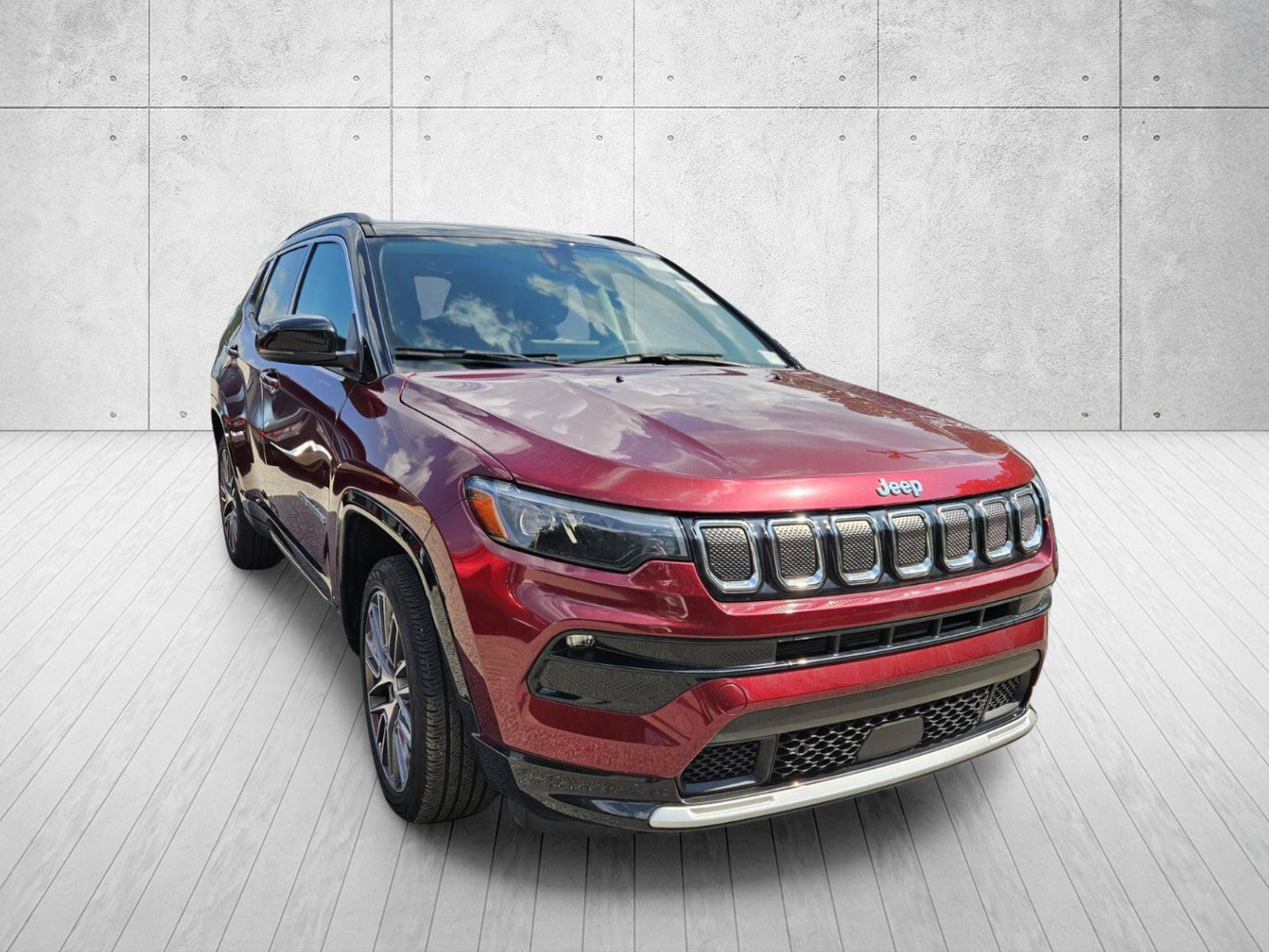 Used 2022 Jeep Compass Limited w/ Elite Group AWD/4WD image 3