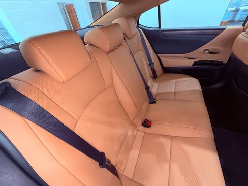 Certified 2025 Lexus ES 350 w/ Premium Package FWD image 14