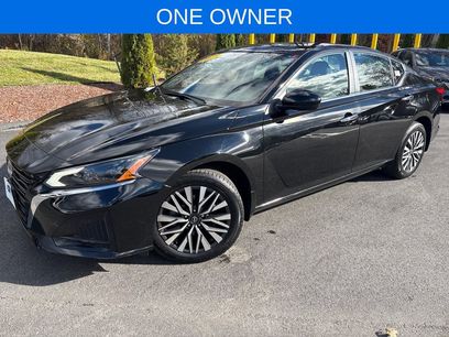 Used 2023 Nissan Altima 2.5 SV