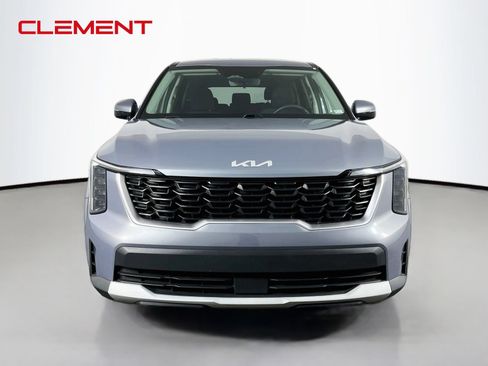 Used 2024 Kia Sorento LX FWD image 2