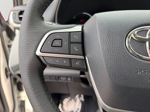 Used 2025 Toyota Sienna XLE AWD/4WD image 20