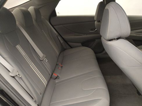Used 2022 Hyundai Elantra SEL w/ Convenience Package FWD image 19