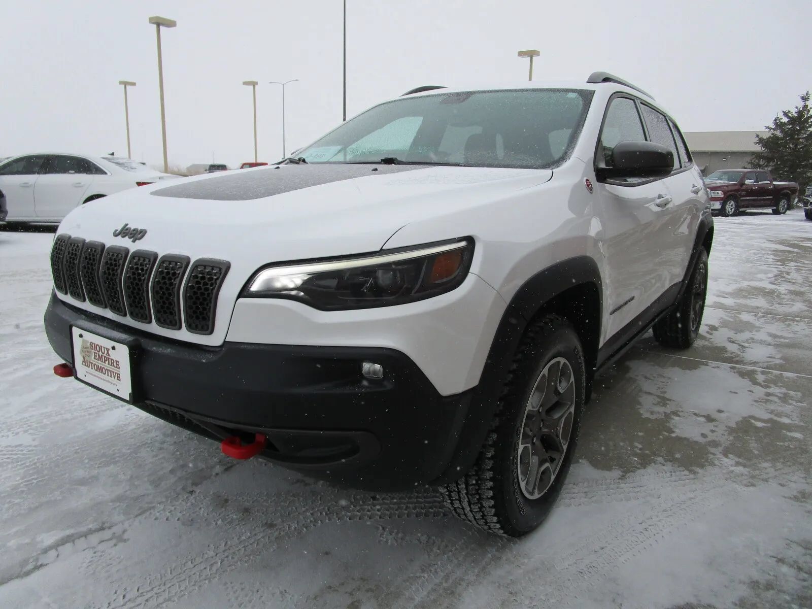 Used 2020 Jeep Cherokee Trailhawk w/ Cold Weather Group AWD/4WD image 5