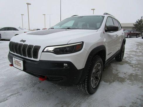 Used 2020 Jeep Cherokee Trailhawk w/ Cold Weather Group AWD/4WD image 5